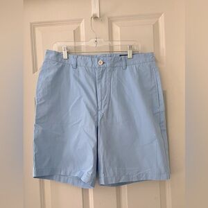 Men’s Vineyard Vines Flat front Club Short light blue size 34 casual summer